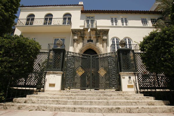 Versace residence