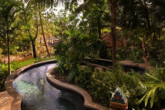 Sat de vacanta cu casute de lemn Blancaneaux Lodge