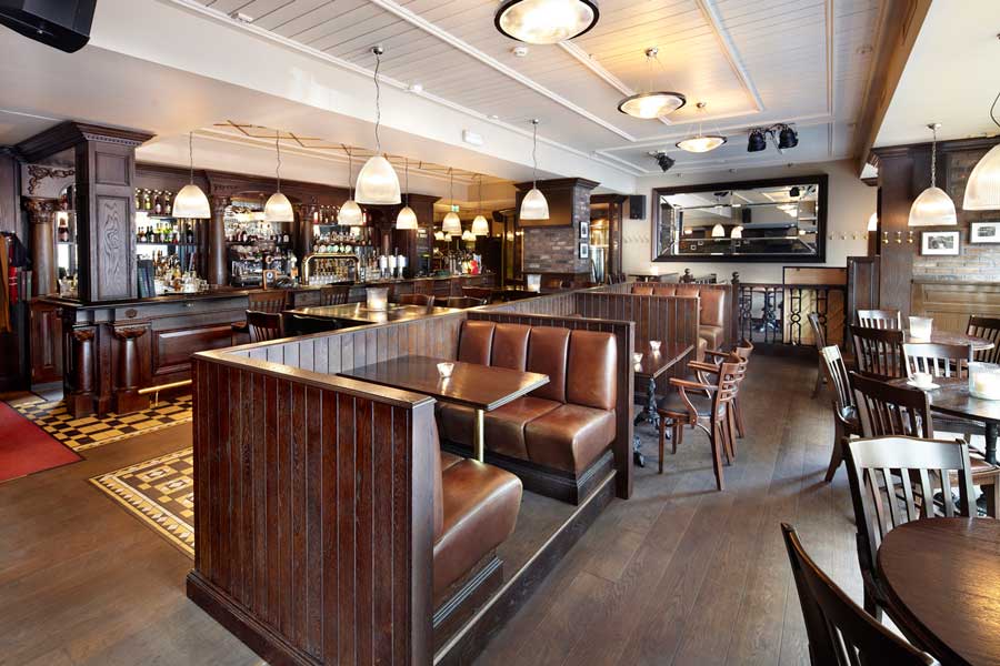 Amundsen Bar din Oslo mobilier de bar