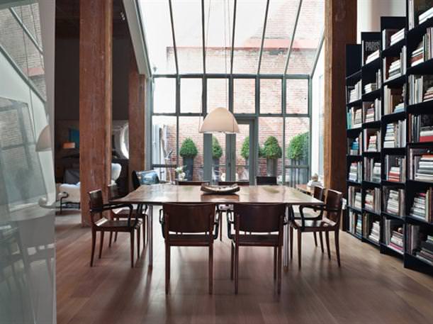 living cu biblioteca Apartament la mansarda