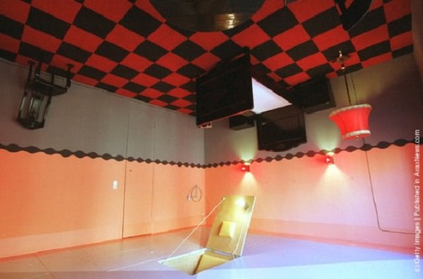 Alerta de design interior! Propeller Island City Lodge Hotel din Berlin 4 camera cu sus-n jos