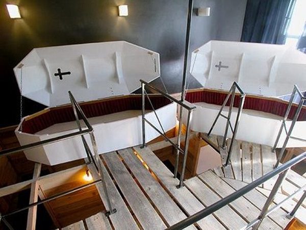 Alerta de design interior! Propeller Island City Lodge Hotel din Berlin 1 paturi ca si sicrie Propeller Island City Lodge