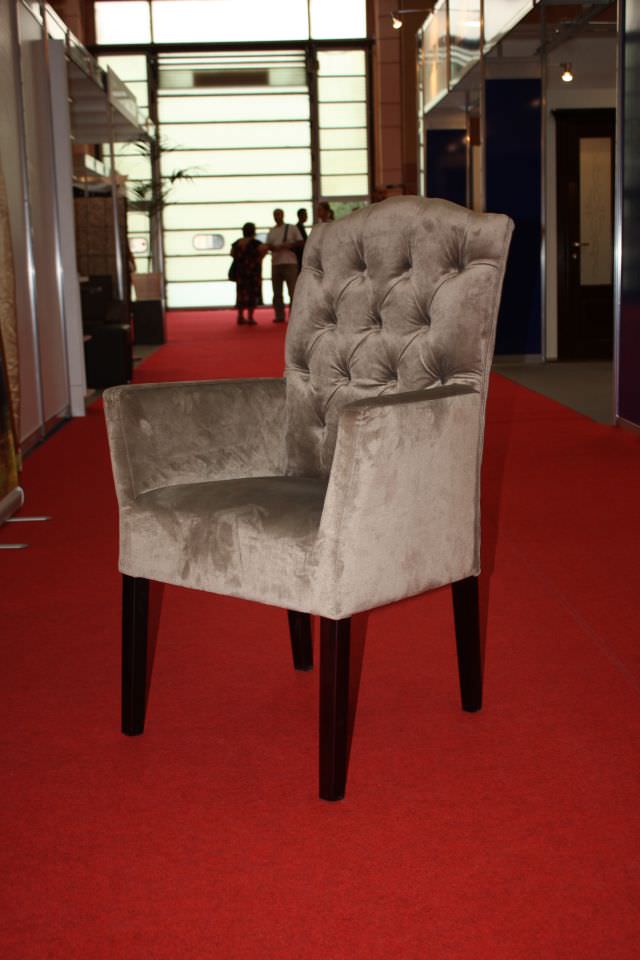 Scaune pentru mese scaune tapitate cu piele sau material textil