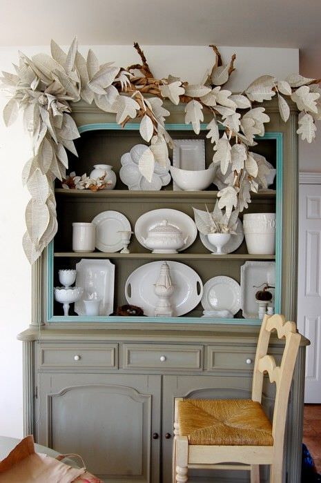 dulap de vase cu devor din flori de toamna decor de interior toamna 2013