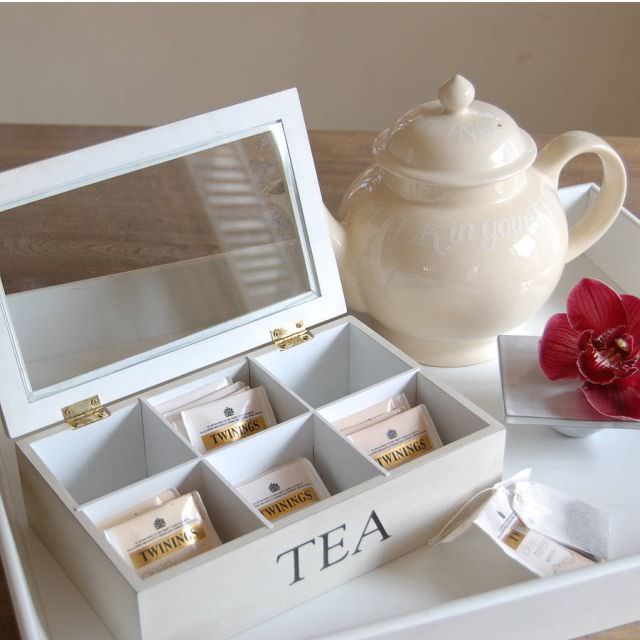 cutii de lemn cu ceaiuri
