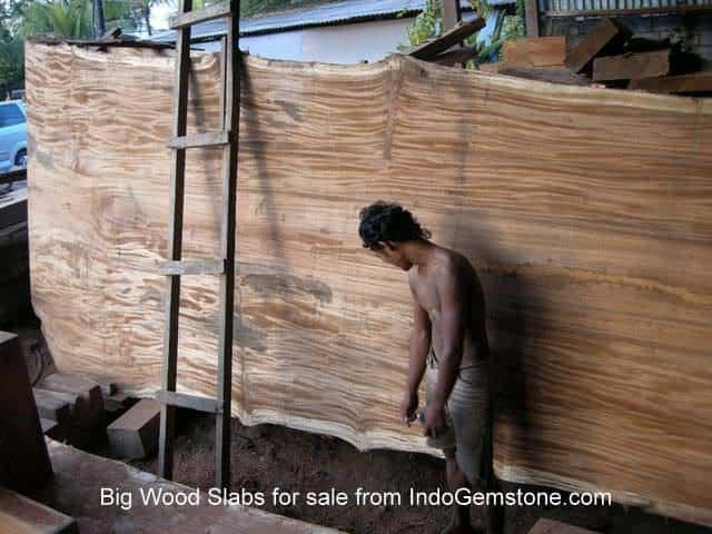 mobila din lemn masiv