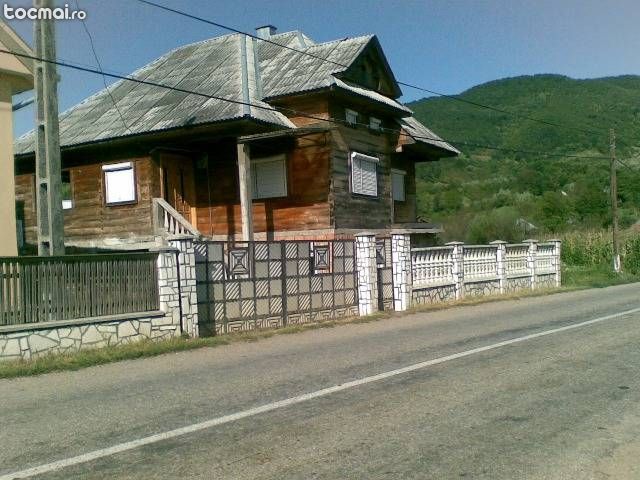 casa de lemn