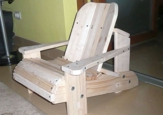 proiect DIY - scaunul Adirondack din lemn