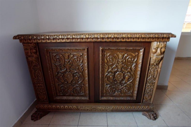 mobila veche stil florentin