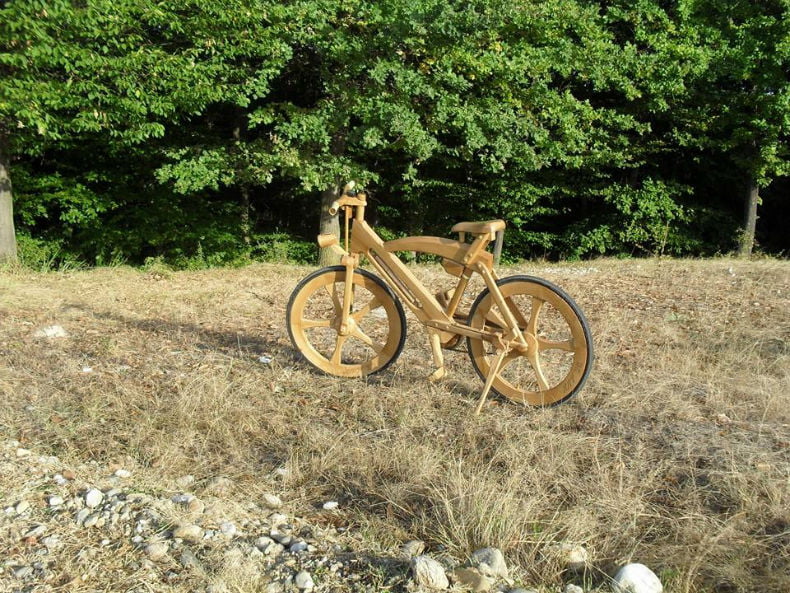 bicicleta din lemn de stejar