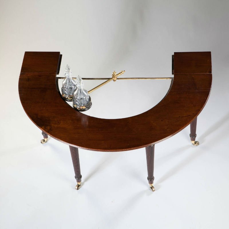 model britanic Hunt Table