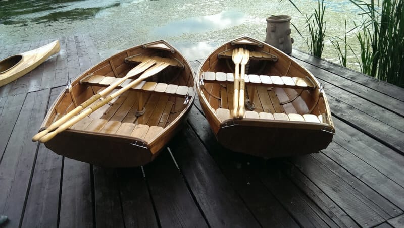 barca din lemn