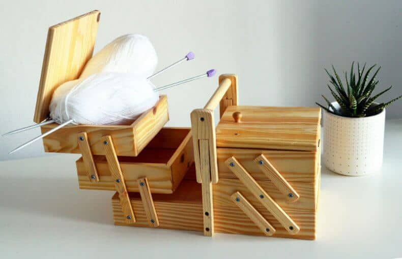 Mobilier derivat din cutie din lemn pentru accesorii de croitorie 5 idei pentru mobilier derivat din cutii de accesorii pentru cusut