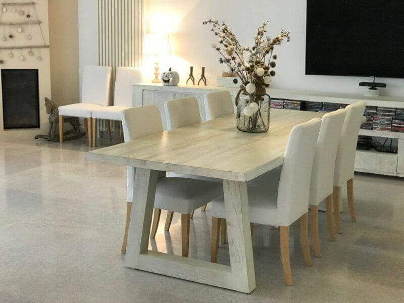 Design interior alb cu mobila din lemn masiv fabricată la Baia Mare 1 design interior alb - mobila din stejar masiv