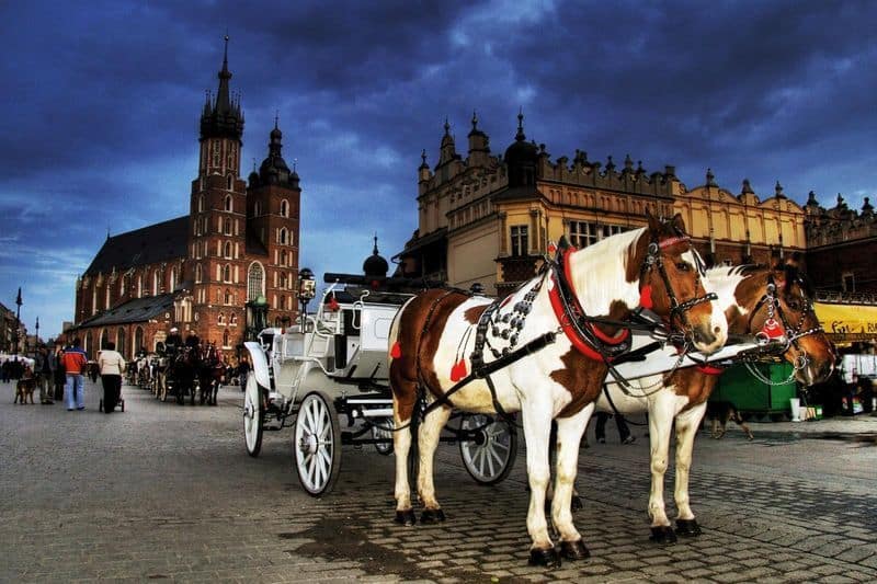 Targul de Craciun din Cracovia - lipsit de artizani 1 targul de craciun