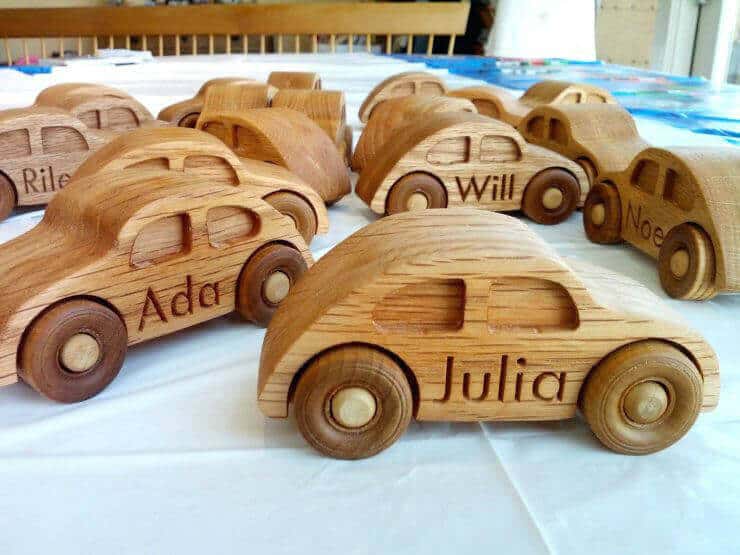 Utilaje din lemn miniaturizate - jucarii pentru copii ce vor deveni antreprenori 8 utilaje din lemn jucarii pentru copii