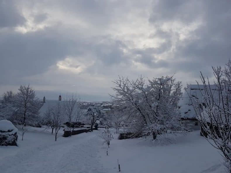 Muzeul Satului din Baia Mare a deschis pârtia de sanie pentru copii 4 partie de sanie pentru copii la Muzeul Satului din Baia Mare