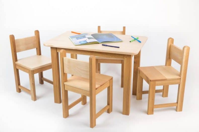 masuta cu doua scaune - 4 scaune