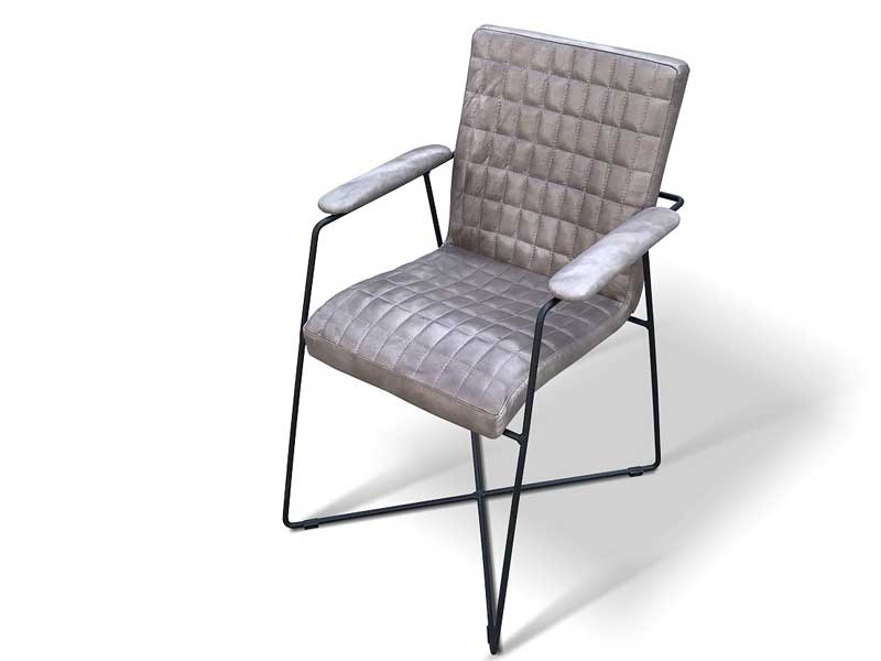 scaun pe structură din metal tapitat cu piele naturala