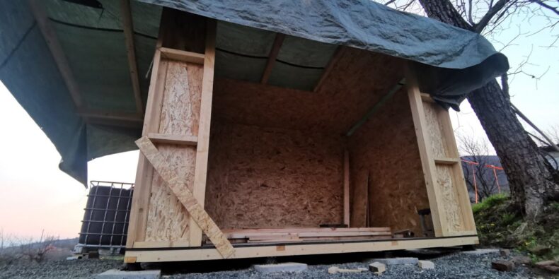 Magazie din lemn 9 mp - materiale, soluție tehnică, construiește în regie proprie 30 interior cu OSB