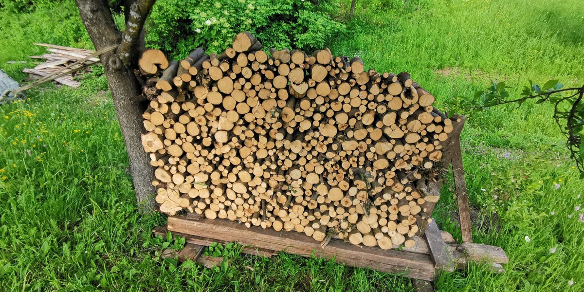 stiva de lemn de foc